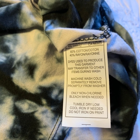 Empyre Black White Tie Dye “Over You” Rose Short Sleeve T Shirt zumiez Boxy Crop - Picture 5 of 8